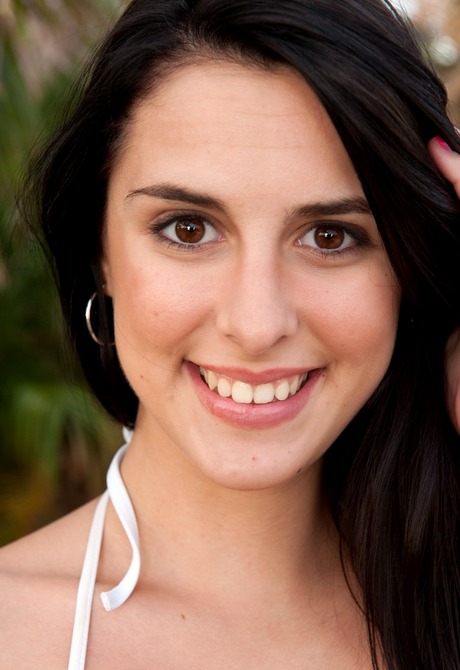 Hot raven haired Alannah fingers her horny pussy by the pool - 3 of 16