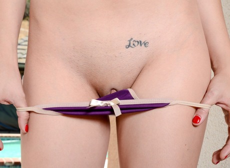 Slender brunette Bobbi shows her tiny tits and smooth pussy - 9 of 16