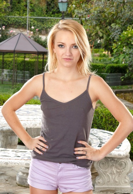 Skinny teen Carmen strips down outside and bares it all