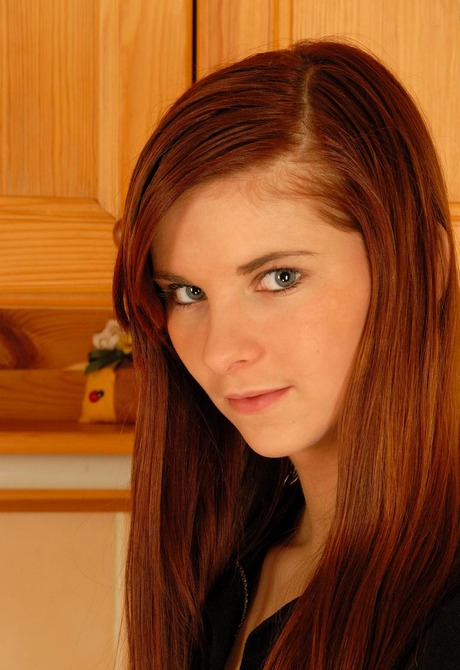 Slender brunette Getty gets naked and naughty in the kitchen - 2 of 15