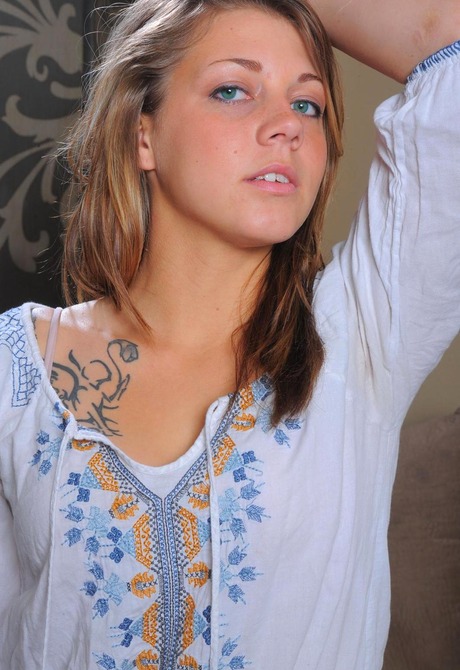 Naughty coed hottie Kadence spreads and fingers her pussy - 2 of 15