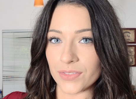 Sensual brunette Lacey shows her hot shaved pussy up close - 2 of 16