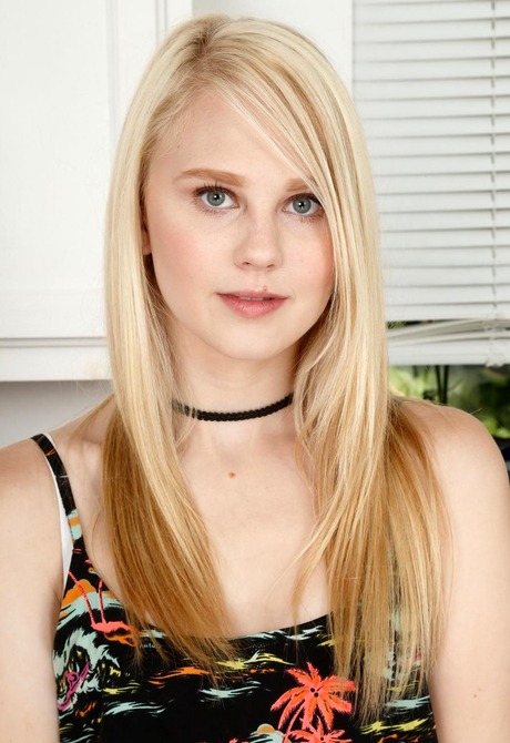 Pale blonde Lily flaunts her sexy ass and trimmed snatch - 2 of 16