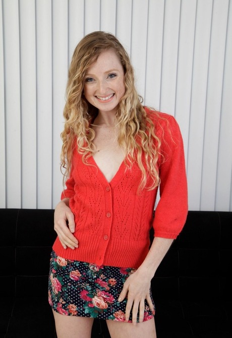 Perky girl next door teen Willow Lynn stripping naked - 2 of 16