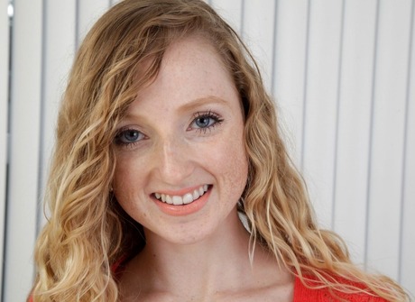 Perky girl next door teen Willow Lynn stripping naked - 3 of 16