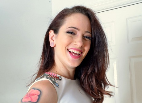 Luscious Riylee strips off her dress and poses nude in heels - 2 of 16