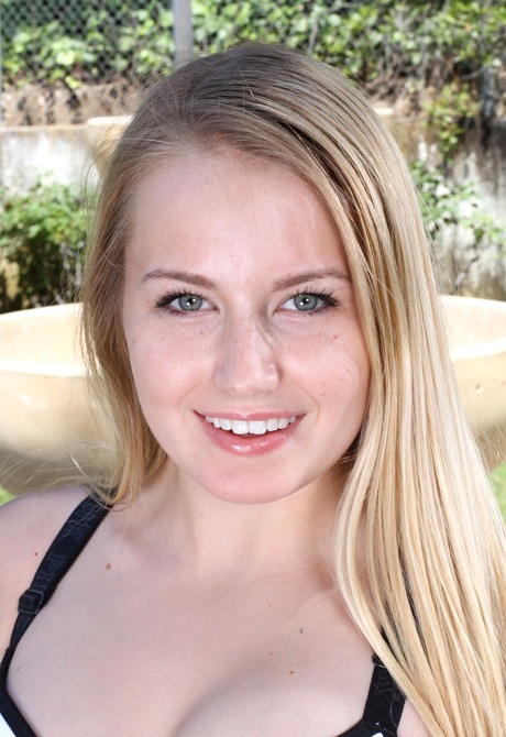 Blonde coed Scarlett caresses her pretty pink pussy outdoors - 2 of 16