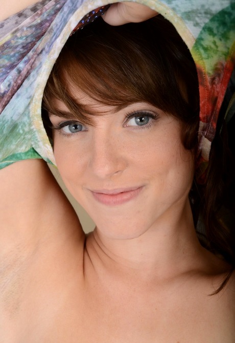 Shelby shows off her amazing ass and spreads her pink pussy - 5 of 16