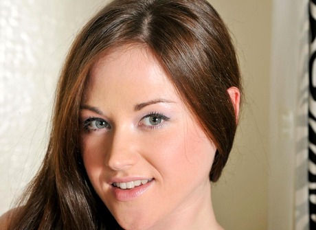 Naughty brunette teen Sindee plays with her ripe little twat - 13 of 15