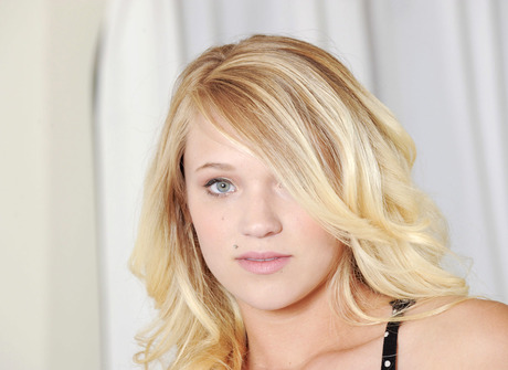 Petite blonde Teagan spreads and teases her horny pink pussy - 6 of 16