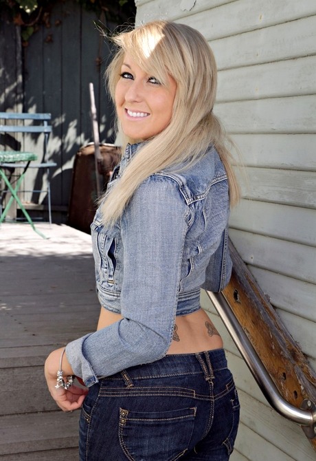 Vallerie White - 2 of 16