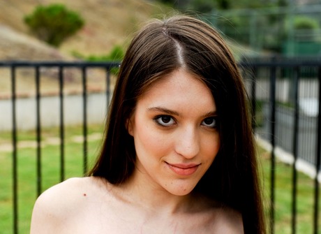 Zarena Summers - 4 of 15