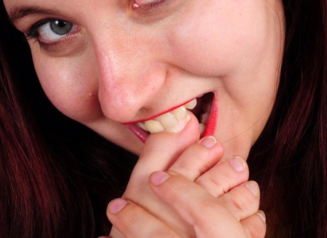 Juicy amateur Lily Sincere showing her big ass and licking toes