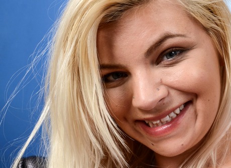 Petite blonde Alex Little toying her tight pussy - 13 of 16