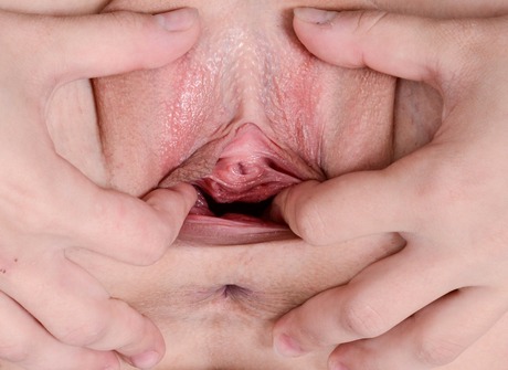 Skinny tattooed teen Kendra Cole gaping pussy in bedroom - 15 of 16