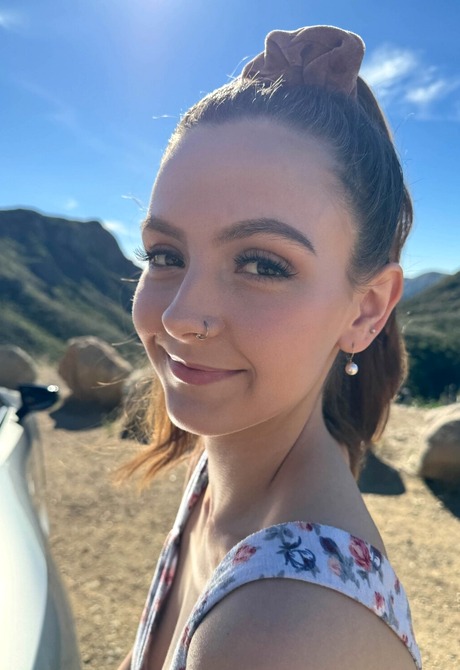 Naughty teen poser Serena Hill flashing tits and pussy in public nudity shots - 6 of 16