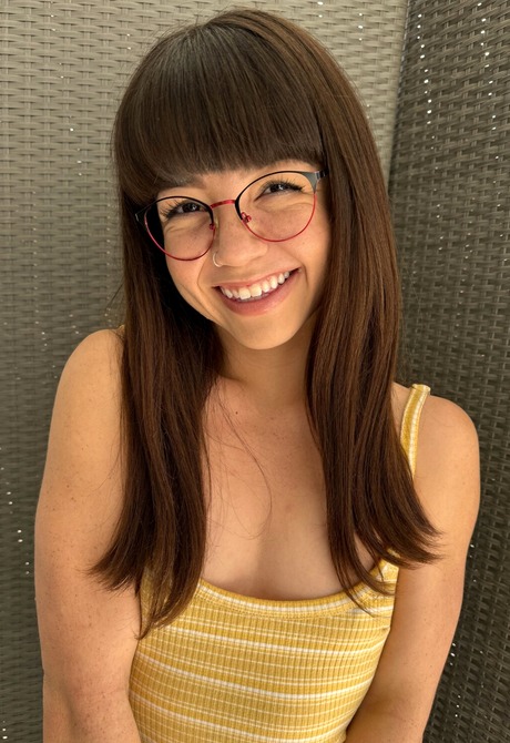 Mochi Mona keeps glasses on while spreading for juicy closeup shots - 2 of 16