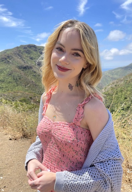 Cute blonde Sage Fox flashing pussy in upskirt shots outdoors - 3 of 16