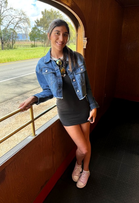 Busty Aubry Babcock spreads hairy pussy and gives closeup in bedroom - 2 of 16